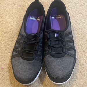 Womens Fila sneakers size 9